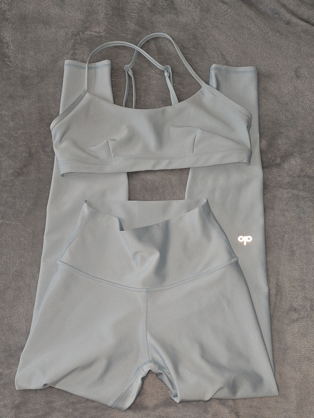 ALO Yoga Light Gray Double-Strap Sports Bra & High-Waist Shorts Set